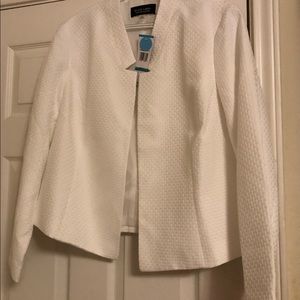 White short jacket. Size XL. NT